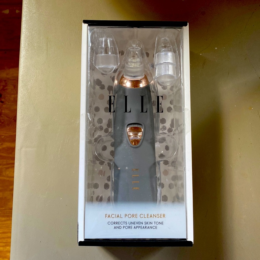 Elle facial pore cleansing tool